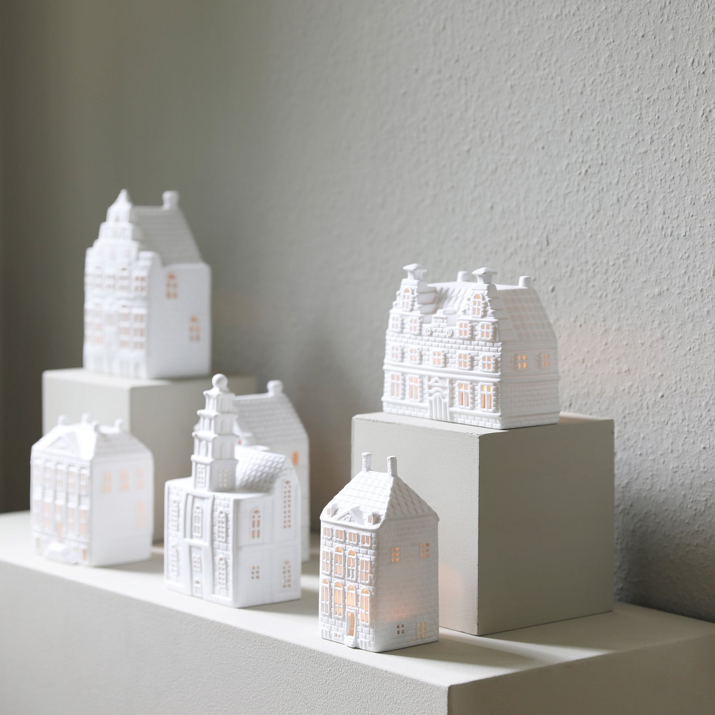 TEALIGHT CANDLE HOLDER MANSION